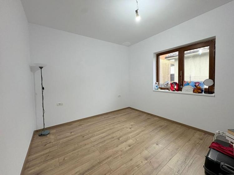 Casa la sol 4 camere , Valu lui Traian - 8