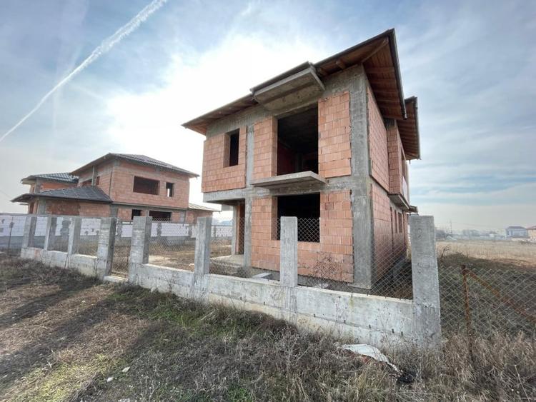 Casa la rosu P+1, 446mp teren,  164 mp utili si toate utilitatile in zona Ford - 3