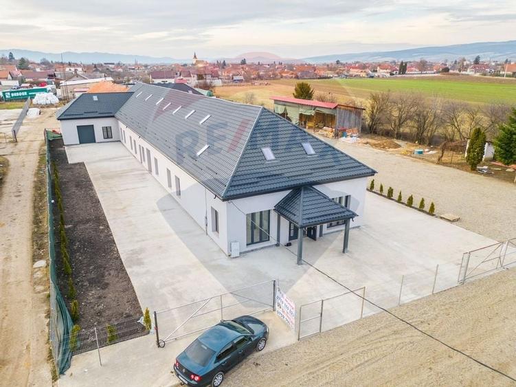 COMISION 0 | Hala moderna si incalzita | curte betonata | 2 niveluri | - 9