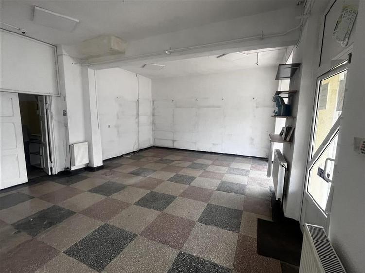 Spatiu comercial de 120 mp in Plopeni, zona cu vad . - 7