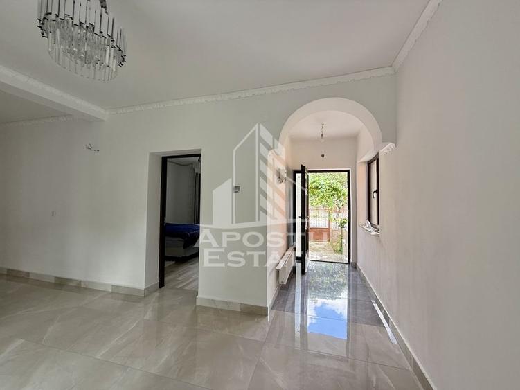 Casa individuala pe 2 fronturi stradale, renovata complet, zona Plopi - 9