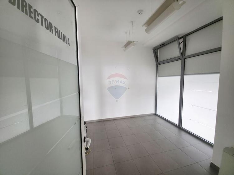 Spațiu comercial de 828 mp de vânzare în zona 1 Mai - 11
