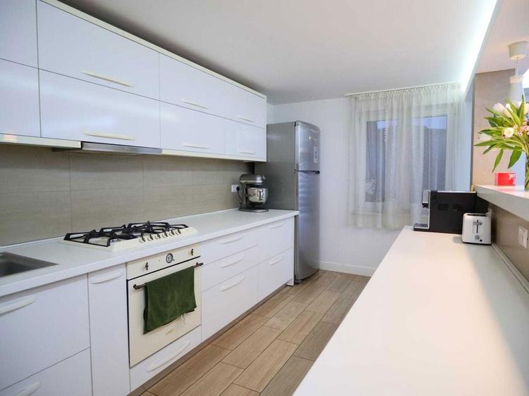 Casa de vanzare, Suceava, 257 mp, P+I+M+demisol - 7