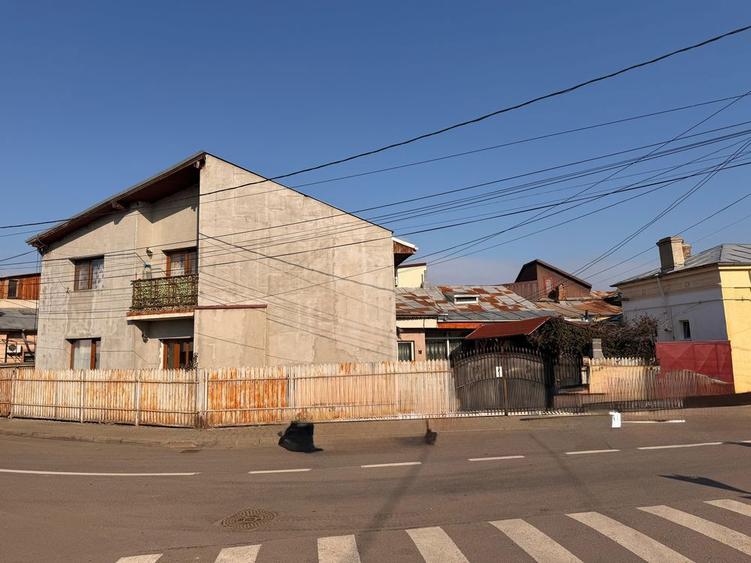 Casa de vanzare zona centrala - 1