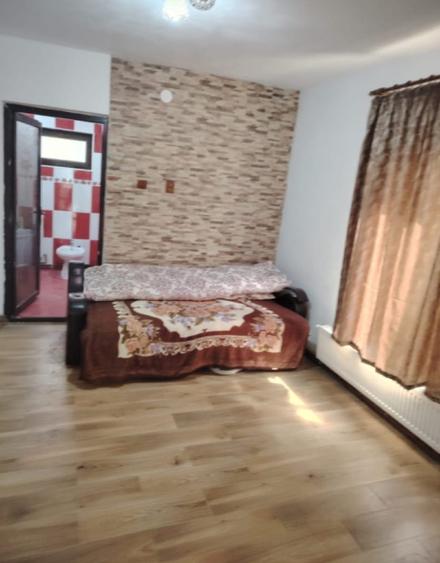 Casă de vânzare  - 12