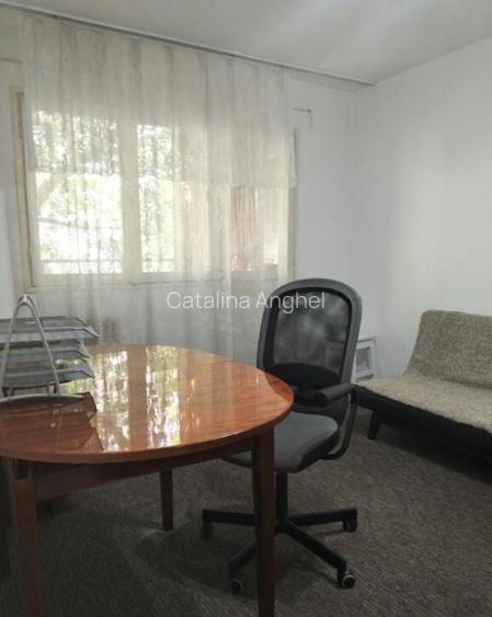 Apartament 2 camere, etaj 1/4 zona Malu Rosu Apartament 2 camere, etaj 1/4 zona Malu Rosu