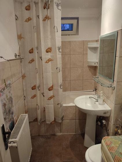 Vand apartament cu trei camere (sau inchiriez pt activ. com.) semidecomandate parter Terezian 62mp - 1