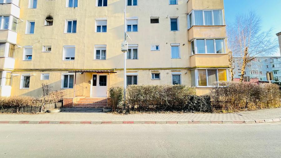 Apartament de vanzare decomandat cu 2 camere - 1