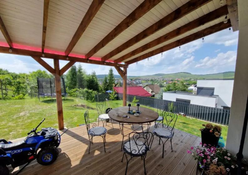 Vila superba in Livezeni, independenta energetic - 4