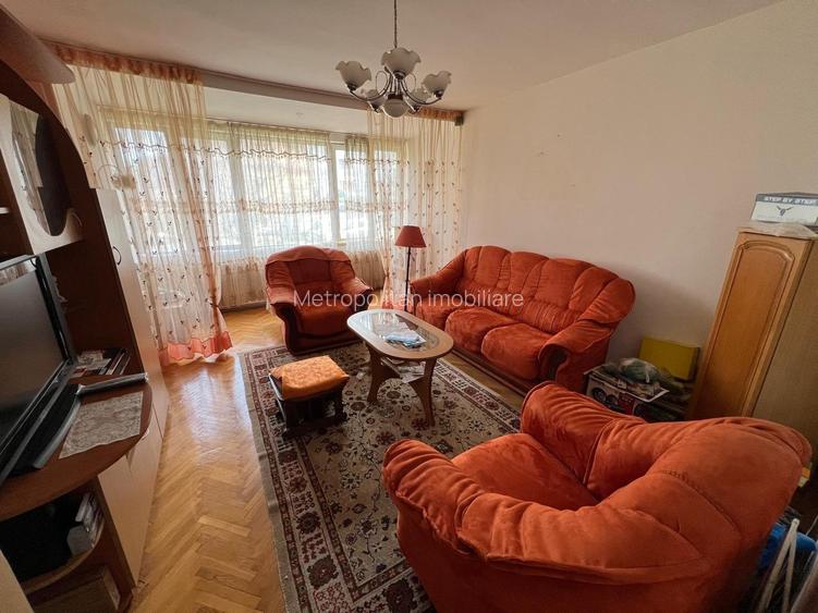 Apartament cu 2 camere decomandat, mobilat în Centrul Istoric Apartament cu 2 camere decomandat, mobilat în Centrul Istoric