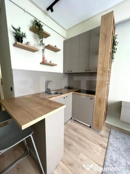 Apartamnt cu o camera, 21 mp, complet renovat, zona Calea F - 7