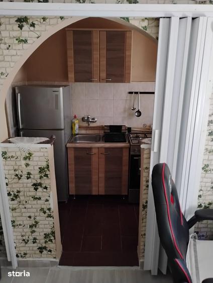 Apartament cu 3 camere decomandat în Micro 15