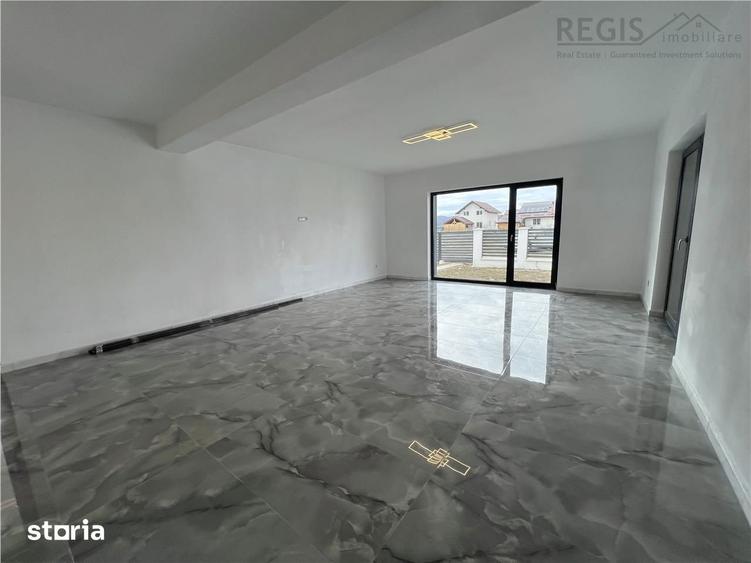 Casă cu 4 camere cu Canalizare în Cristian