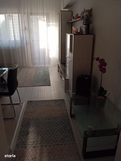 Apartament cu 3 camere decomandat în Găvana