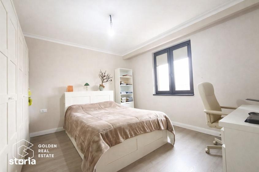 Casă cu 4 camere cu Teren 250 Mp în Vladimirescu