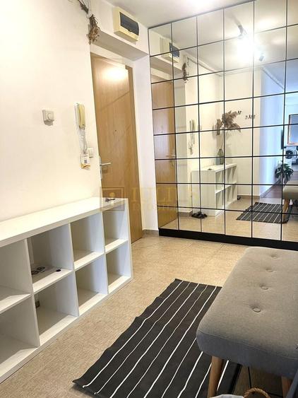 Apartament cu 3 camere decomandat, mobilat în Torontalului