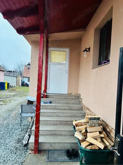 Casă cu 5 camere cu Teren 900 Mp în Cristian