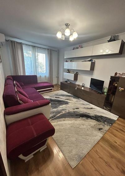 Apartament cu 3 camere decomandat în Rahova