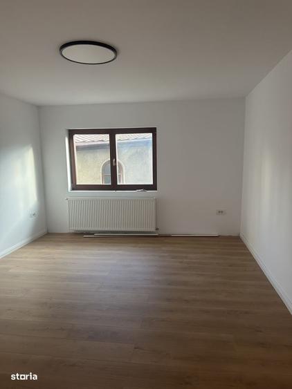 Casă cu 3 camere în Central