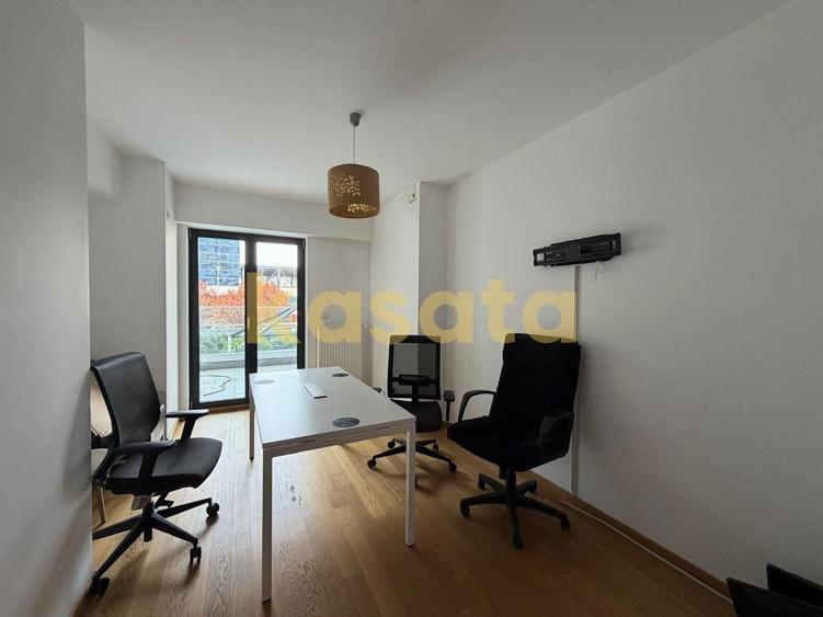 Apartament cu 3 camere semidecomandat în Barbu Văcărescu