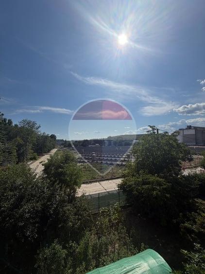 Spațiu industrial, de 724 mp, în Central