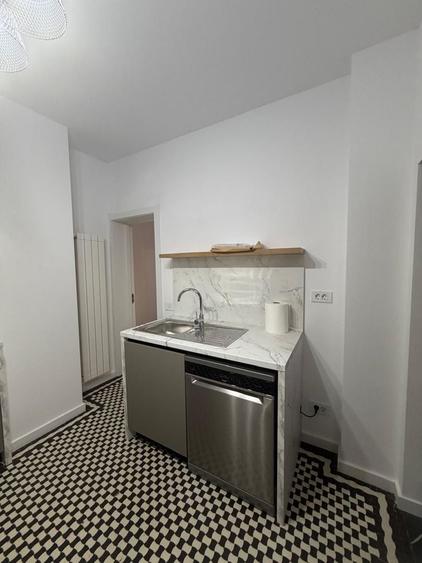 Apartament cu 3 camere decomandat în Lahovari