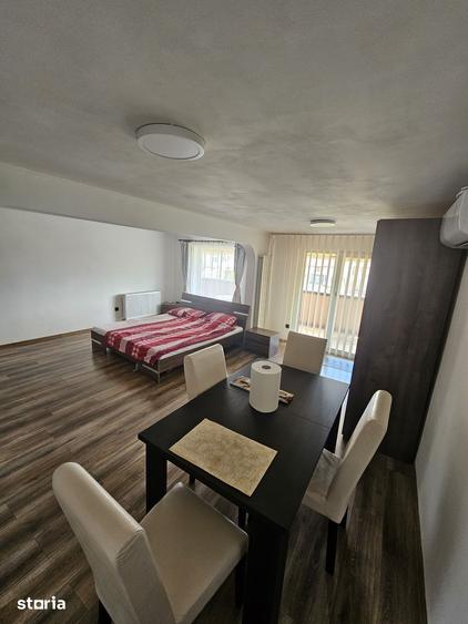 Casă cu 4 camere cu Teren 300 Mp în Central