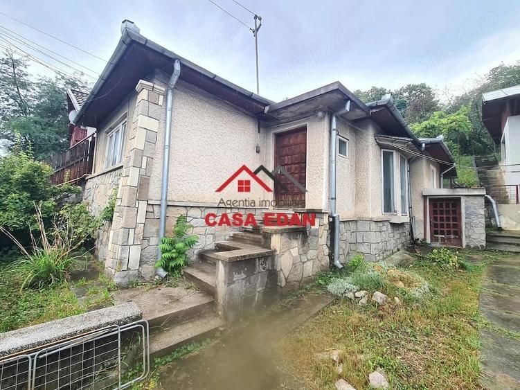 Casă cu 3 camere cu Teren 903 Mp în Piața Centrală