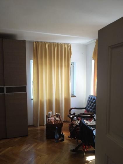 Casă cu 3 camere cu Teren 339 Mp în Central