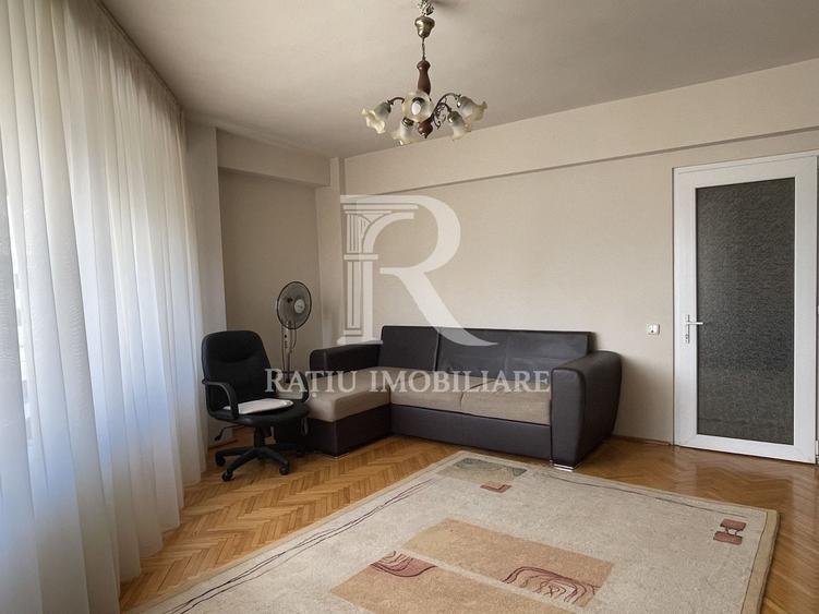 Apartament cu 2 camere decomandat, mobilat în Centru Civic