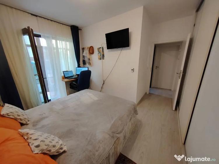 Apartament cu 3 camere decomandat în Valea Adâncă