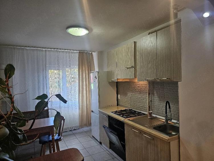 Apartament cu 2 camere decomandat în Petros