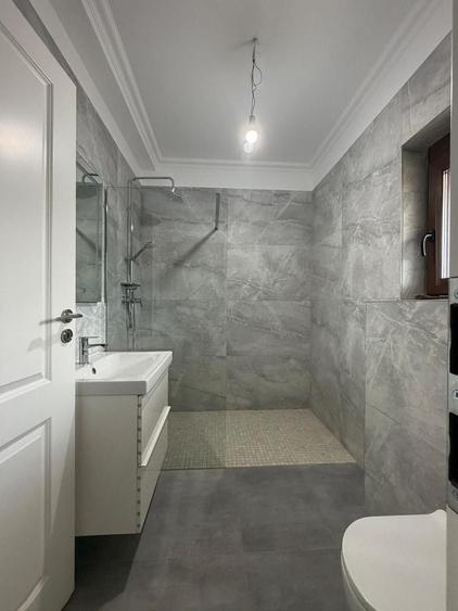 Duplex cu 5 camere cu Canalizare în Dumbrăvița