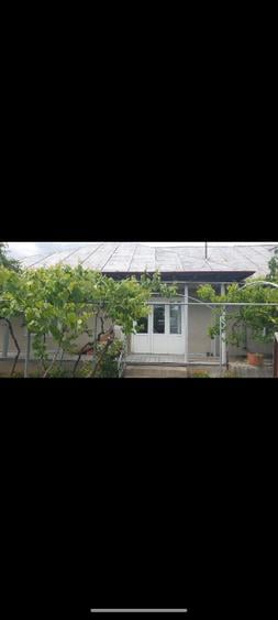 Vând casă Jurilovca centru  - 2