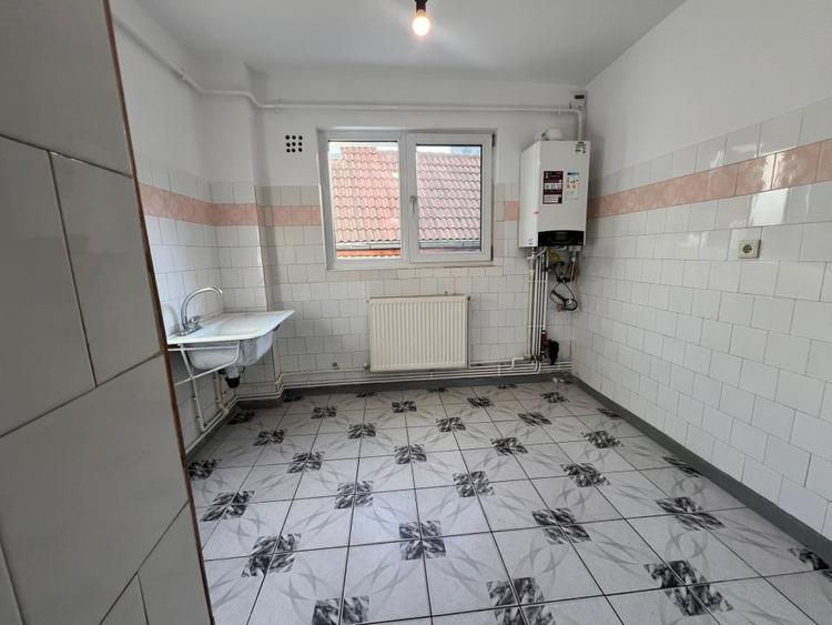 Apartament 2 camere, semidecomandat, 54,2 mp, cartier Rovine, zona Iruc - 5