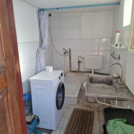 Casa batrineasca de vinzare - 1