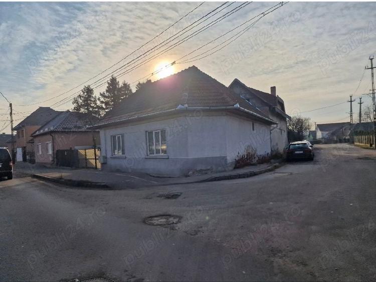 Inchiriez casa spatiu comercial cu garaj - 4