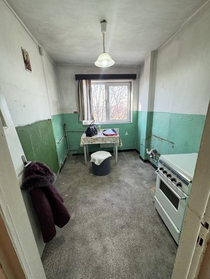 Apartament 2 camere, cf 1 semidec, etaj 4/4, Democratiei - 10