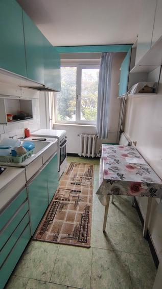 Strada Traian- apartament cu 3 camere semidecomandat - 2