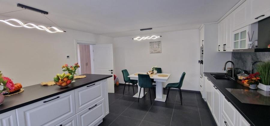 De vanzare casa individuala cu 4 camere in Sibiu - 2