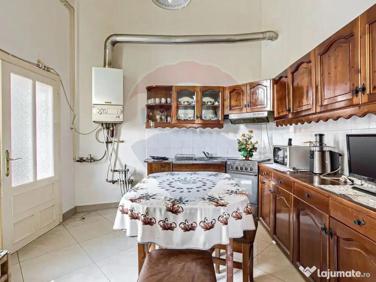 Apartament 4 camere spa?ioase, curte, zona Piata Catedralei - 6