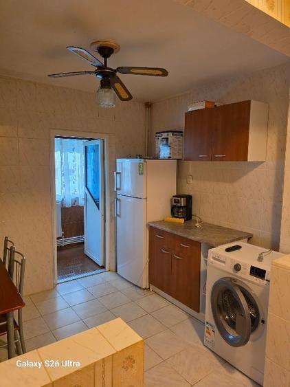 Navodari, vand apartament 2 camere zona sud - 1