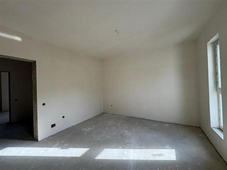 Casa Unifamiliala  Parter + Etaj , situata in Floresti! - 14