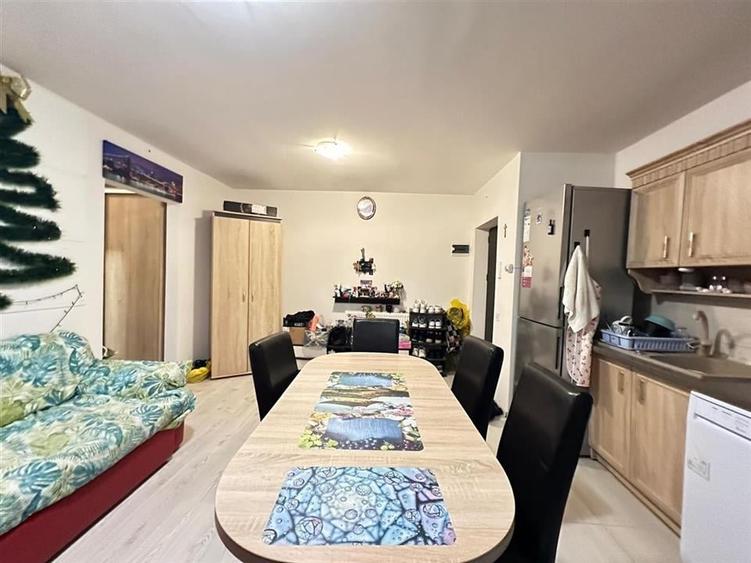 Apartament 3 camere balcon loc de parcare zona Lazaret - 5