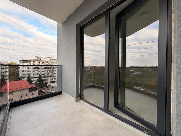 Apartament cu 3 camere, 2 bai Bloc nou Nicolina, et. intermediar - 7