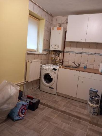 Garsonieră în zona Moșilor, demisol înalt, complet utilată Garsonieră în zona Moșilor, demisol înalt, complet utilată