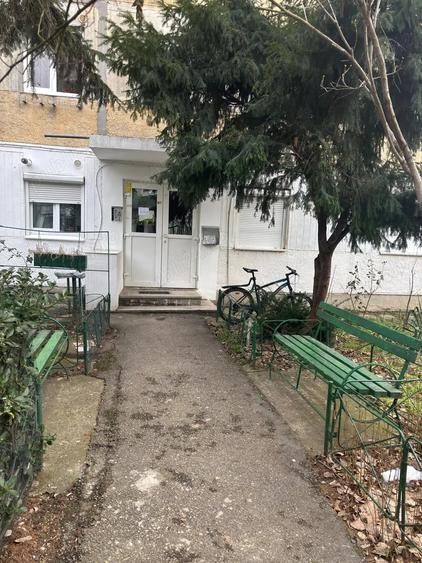 Proprietar!! Vand ap 2 camere - 1