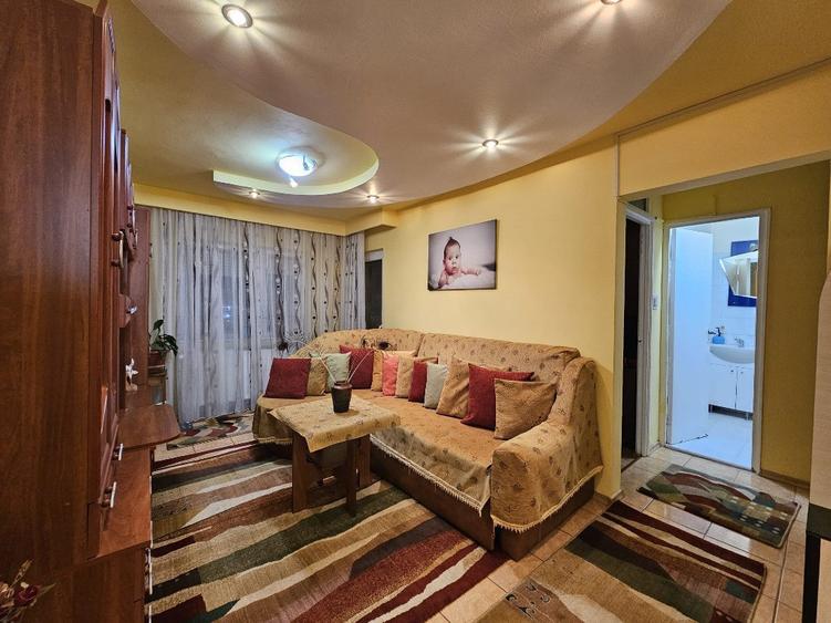 Apartament 4 camere,2 bai,2 balcoane,etaj 2 - 7