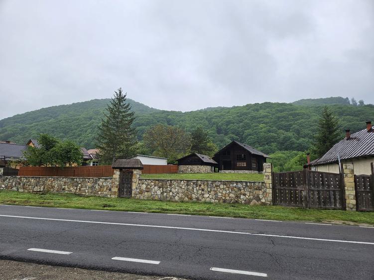 Vand Cabana din busteni ! - 8