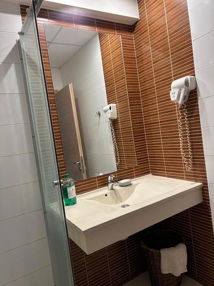 Inchiriere 2 camere Rin Grand Hotel Vitan loc de parcare inclus - 20